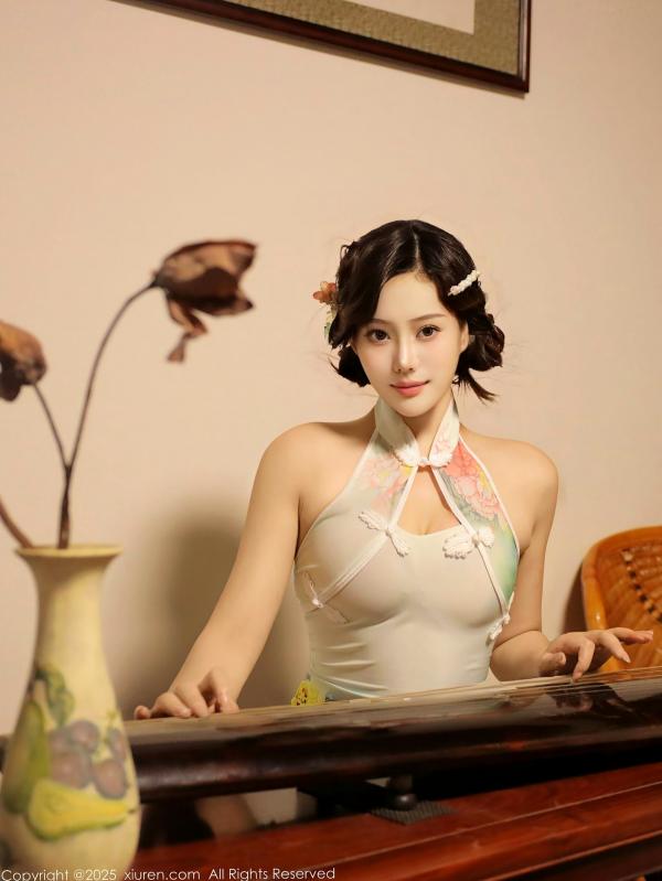    XiuRen秀人网-10749-莉莉安娜o-古琴前的情趣旗袍诱惑-性感身材与古典韵味的碰撞第32张图片