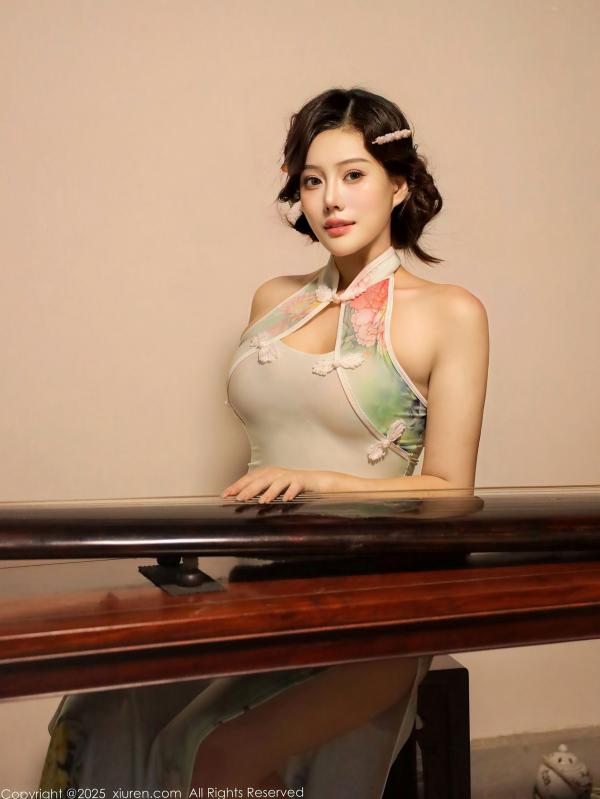    XiuRen秀人网-10749-莉莉安娜o-古琴前的情趣旗袍诱惑-性感身材与古典韵味的碰撞第35张图片