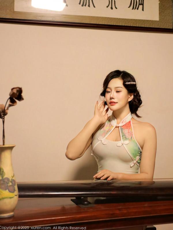    XiuRen秀人网-10749-莉莉安娜o-古琴前的情趣旗袍诱惑-性感身材与古典韵味的碰撞第37张图片