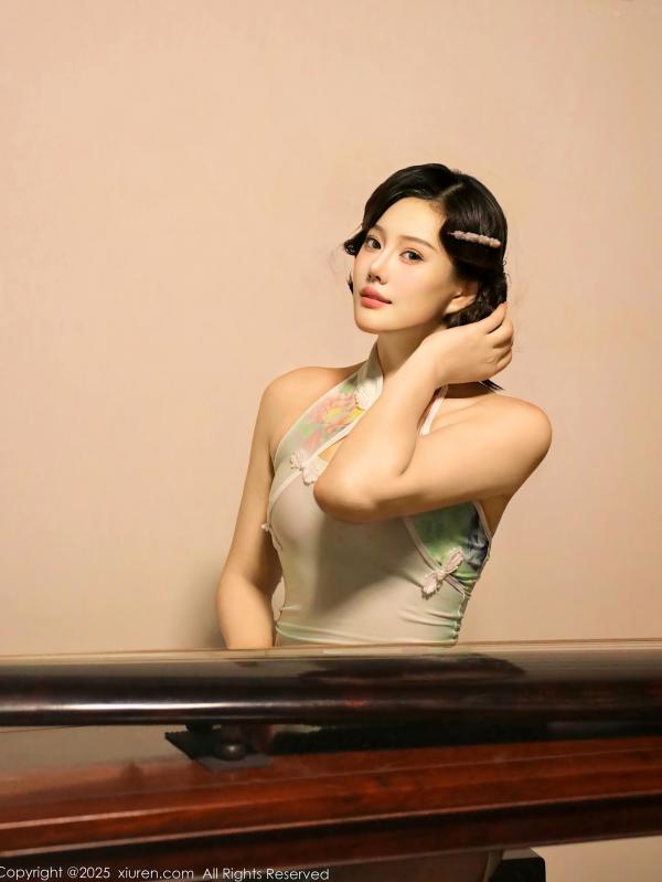    XiuRen秀人网-10749-莉莉安娜o-古琴前的情趣旗袍诱惑-性感身材与古典韵味的碰撞第38张图片