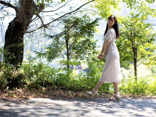    宮村ななこ - SEVENTH HEAVEN 私房写真：复古长裙、黑丝内衣与湿身泳装，演绎极致性感与多重魅力第2张图片