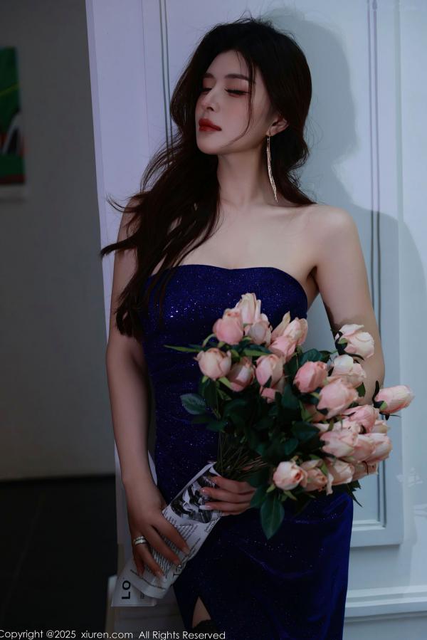    XiuRen秀人网-10740-阿依莎-高冷御姐蓝色抹胸长裙与性感内衣诱惑黑丝私房照第2张图片