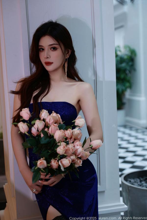    XiuRen秀人网-10740-阿依莎-高冷御姐蓝色抹胸长裙与性感内衣诱惑黑丝私房照第4张图片