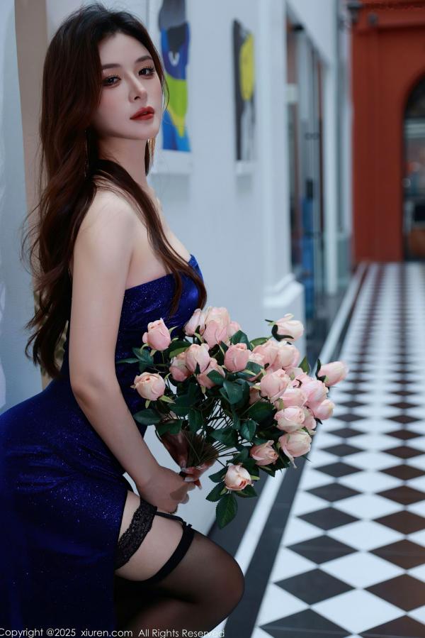    XiuRen秀人网-10740-阿依莎-高冷御姐蓝色抹胸长裙与性感内衣诱惑黑丝私房照第9张图片