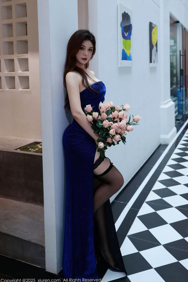    XiuRen秀人网-10740-阿依莎-高冷御姐蓝色抹胸长裙与性感内衣诱惑黑丝私房照第11张图片