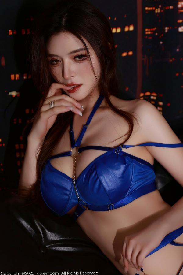    XiuRen秀人网-10740-阿依莎-高冷御姐蓝色抹胸长裙与性感内衣诱惑黑丝私房照第65张图片