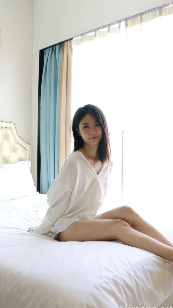    XR-Uncensored谢小蒽私房写真：日系水手校服诱惑，窗边演绎丝袜过膝长腿极致性感第131张图片