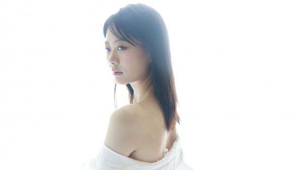    XR-Uncensored谢小蒽私房写真：日系水手校服诱惑，窗边演绎丝袜过膝长腿极致性感第230张图片