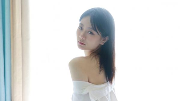   XR-Uncensored谢小蒽私房写真：日系水手校服诱惑，窗边演绎丝袜过膝长腿极致性感第274张图片