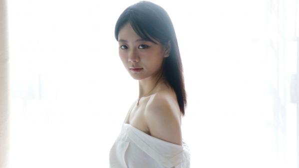    XR-Uncensored谢小蒽私房写真：日系水手校服诱惑，窗边演绎丝袜过膝长腿极致性感第296张图片