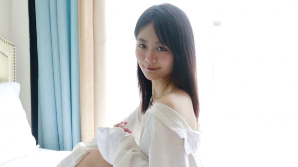    XR-Uncensored谢小蒽私房写真：日系水手校服诱惑，窗边演绎丝袜过膝长腿极致性感第307张图片