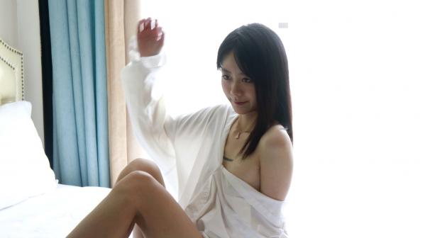    XR-Uncensored谢小蒽私房写真：日系水手校服诱惑，窗边演绎丝袜过膝长腿极致性感第345张图片
