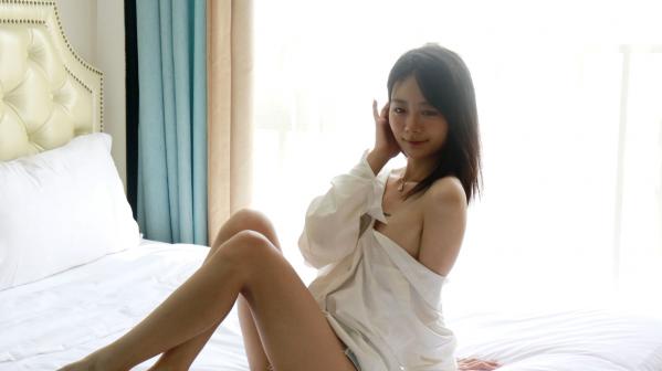    XR-Uncensored谢小蒽私房写真：日系水手校服诱惑，窗边演绎丝袜过膝长腿极致性感第346张图片