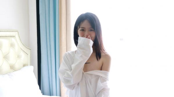    XR-Uncensored谢小蒽私房写真：日系水手校服诱惑，窗边演绎丝袜过膝长腿极致性感第353张图片