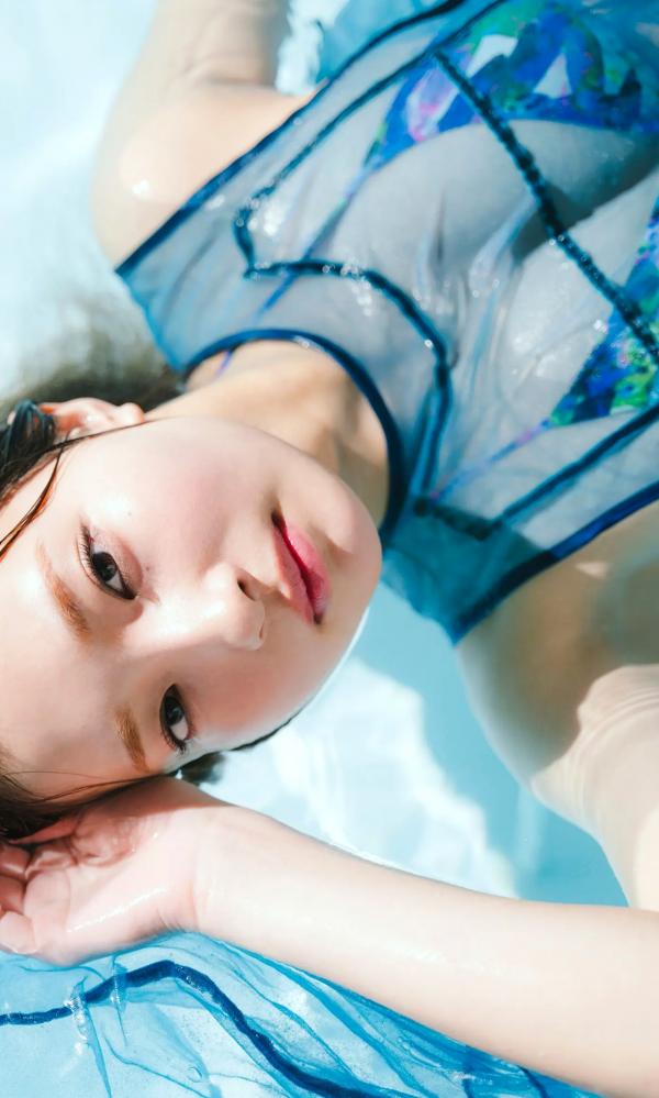    里仲菜月 - Like a movie 个人写真集，清新比基尼与复古私房影集，展现日系女神纯欲与动感魅力第27张图片