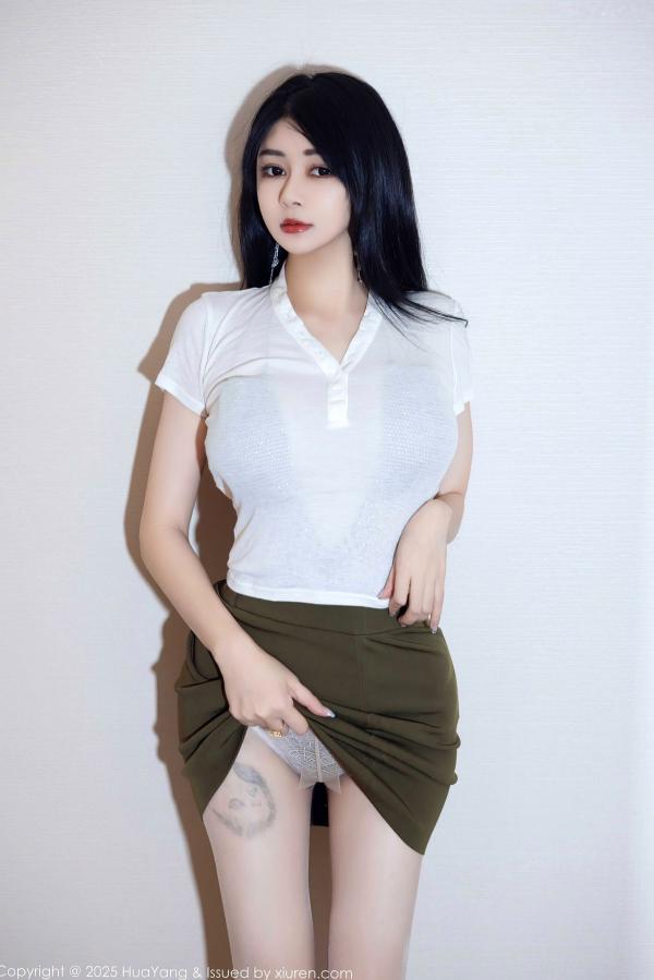    HuaYang花漾-647-凯竹Quinn-白色透视T恤墨绿短裙私房性感大尺度写真第2张图片