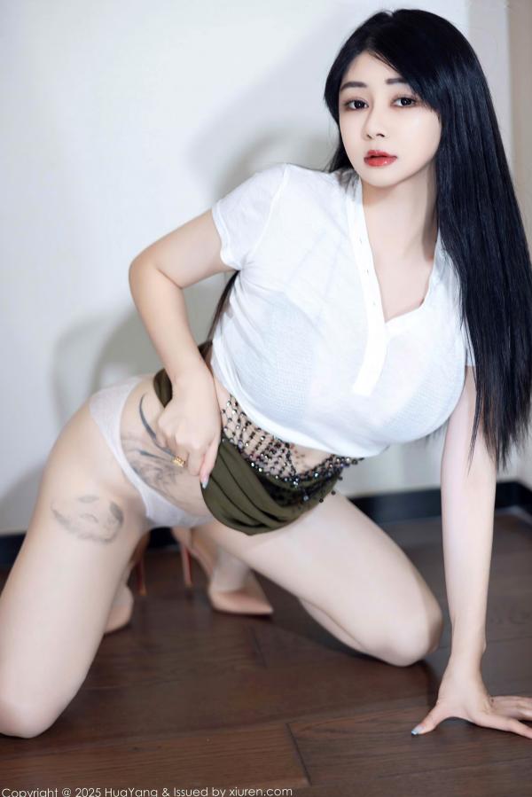    HuaYang花漾-647-凯竹Quinn-白色透视T恤墨绿短裙私房性感大尺度写真第20张图片
