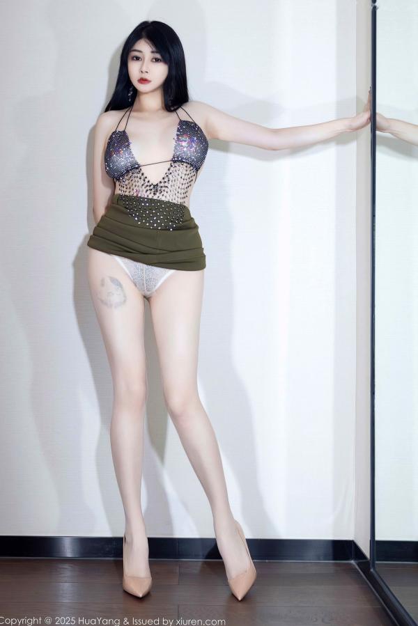    HuaYang花漾-647-凯竹Quinn-白色透视T恤墨绿短裙私房性感大尺度写真第23张图片