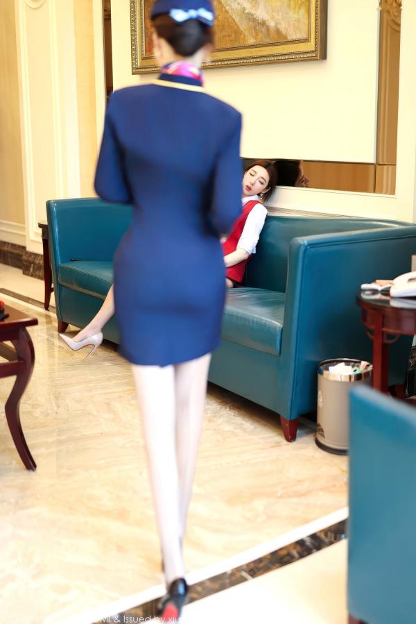    YouMi尤蜜荟-1189-Twins桃之夭夭-红蓝制服姐妹花空姐，极致空姐角色扮演，制服诱惑系列，双胞胎高颜值写真第22张图片