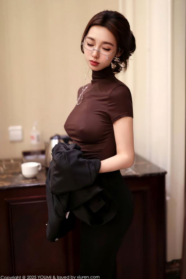    YouMi尤蜜荟-1186-Twins-桃桃：职场制服诱惑，知性黑色西装OL御姐，绝美黑丝长腿，气质女神高清写真第19张图片