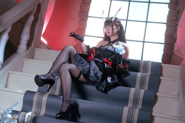    屿鱼能代Cosplay，碧蓝航线黑丝美腿私房照，冷艳暗黑萝莉风第22张图片