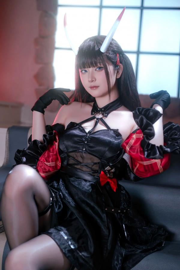    屿鱼能代Cosplay，碧蓝航线黑丝美腿私房照，冷艳暗黑萝莉风第29张图片