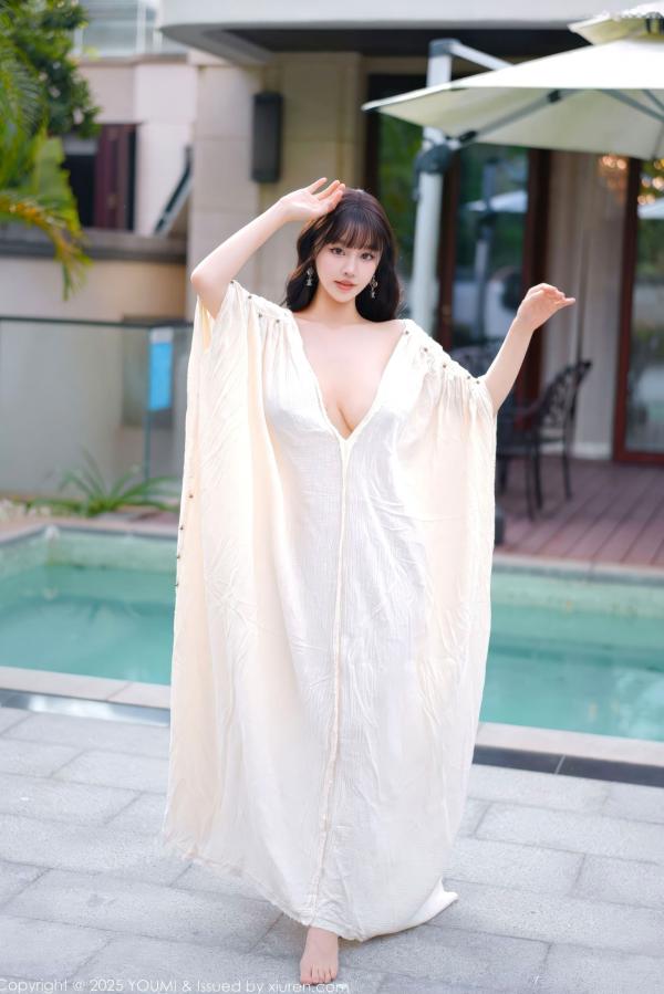    YouMi尤蜜荟-1185：朱可儿泳池私房写真，童颜巨乳身披轻透浴袍，大尺度极致诱惑，纯欲美腿白嫩撩人，无圣光大片抢先看第2张图片