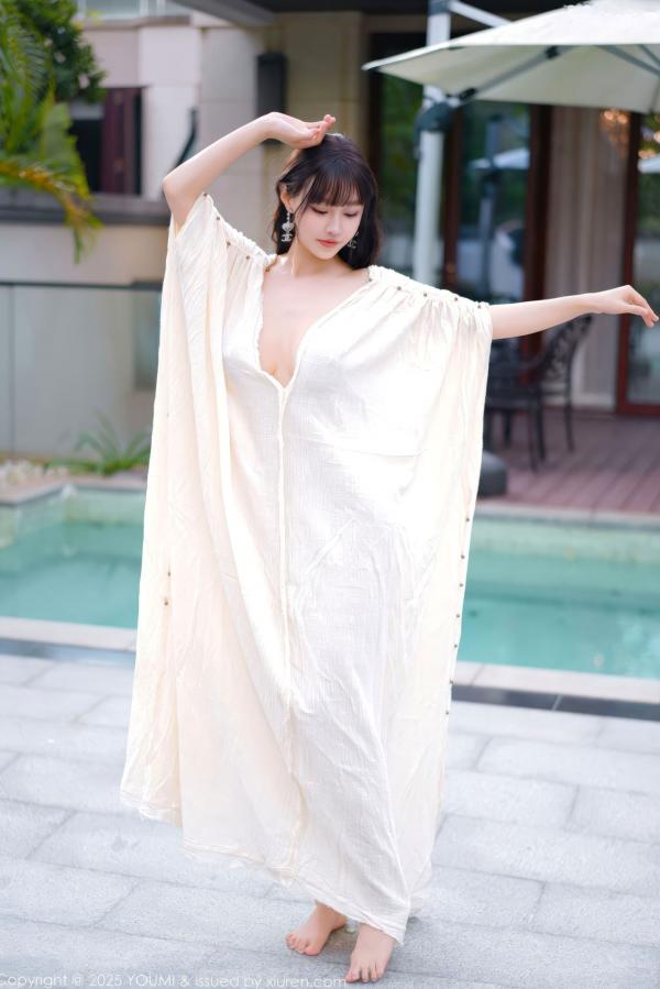    YouMi尤蜜荟-1185：朱可儿泳池私房写真，童颜巨乳身披轻透浴袍，大尺度极致诱惑，纯欲美腿白嫩撩人，无圣光大片抢先看第6张图片