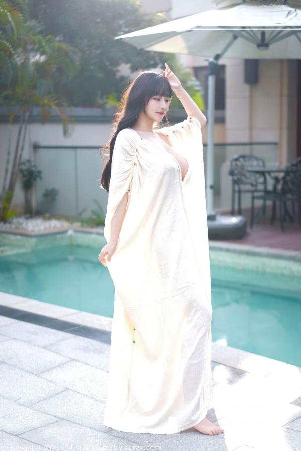    YouMi尤蜜荟-1185：朱可儿泳池私房写真，童颜巨乳身披轻透浴袍，大尺度极致诱惑，纯欲美腿白嫩撩人，无圣光大片抢先看第14张图片