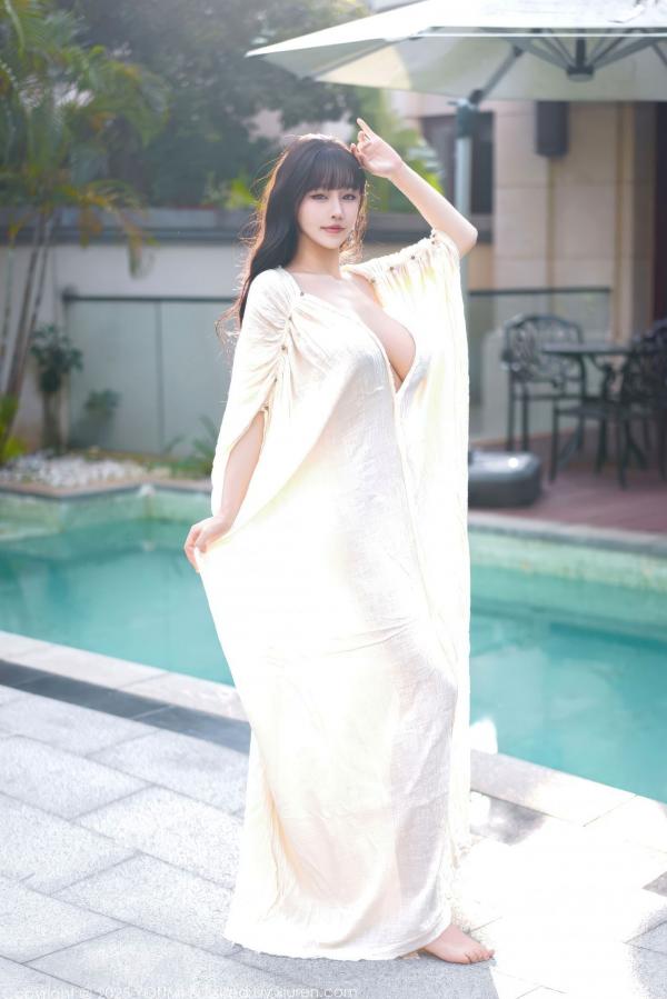    YouMi尤蜜荟-1185：朱可儿泳池私房写真，童颜巨乳身披轻透浴袍，大尺度极致诱惑，纯欲美腿白嫩撩人，无圣光大片抢先看第15张图片