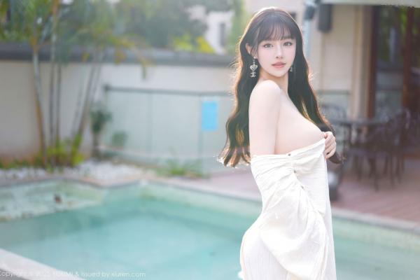    YouMi尤蜜荟-1185：朱可儿泳池私房写真，童颜巨乳身披轻透浴袍，大尺度极致诱惑，纯欲美腿白嫩撩人，无圣光大片抢先看第21张图片