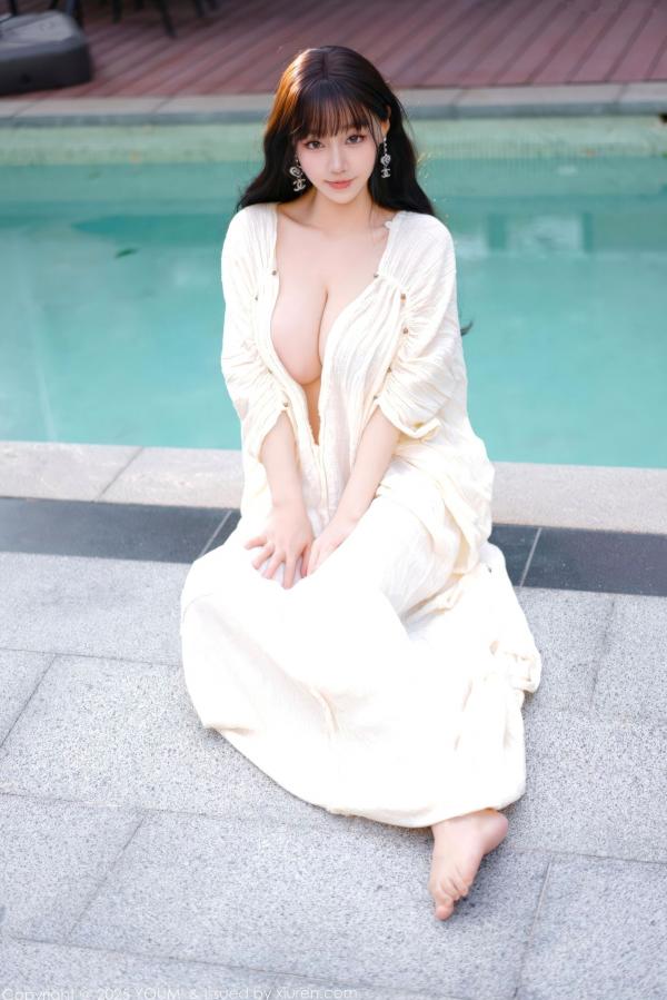    YouMi尤蜜荟-1185：朱可儿泳池私房写真，童颜巨乳身披轻透浴袍，大尺度极致诱惑，纯欲美腿白嫩撩人，无圣光大片抢先看第31张图片