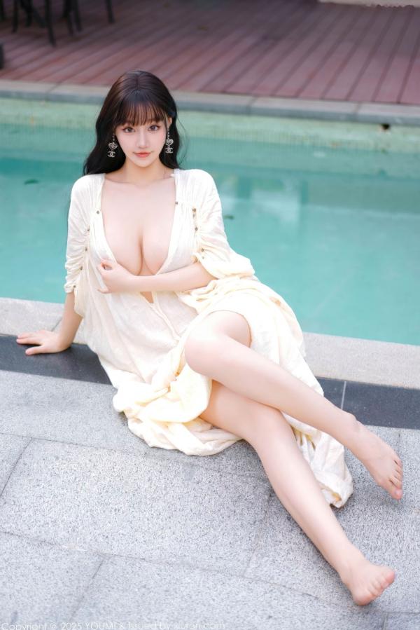    YouMi尤蜜荟-1185：朱可儿泳池私房写真，童颜巨乳身披轻透浴袍，大尺度极致诱惑，纯欲美腿白嫩撩人，无圣光大片抢先看第32张图片