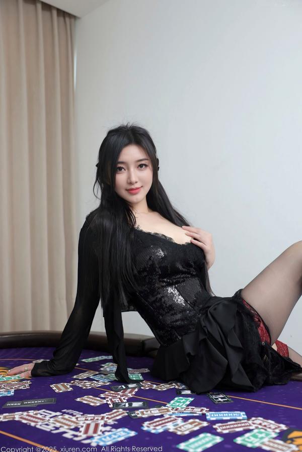    XiuRen秀人网-10592-苏一诺-黑色蕾丝连衣裙荷官红色吊袜带-性感女神棋牌室制服主题私房写真第6张图片