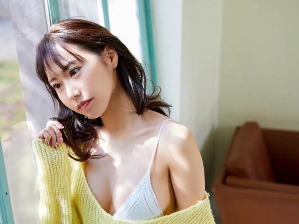    戌丸凛々子 - 現役大手广告代理店OL的居家针织与沙滩比基尼性感美图精选 Vol.2第2张图片