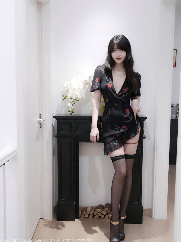    XiuRen秀人网Vol.10586：白露lulu玫瑰黑裙诱惑，极致黑丝私房美图，大尺度视觉盛宴第13张图片