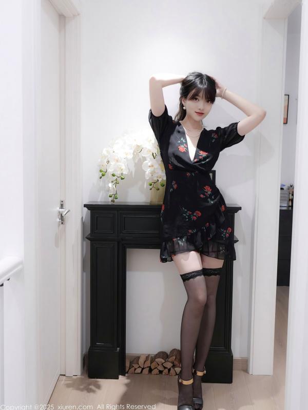    XiuRen秀人网Vol.10586：白露lulu玫瑰黑裙诱惑，极致黑丝私房美图，大尺度视觉盛宴第14张图片