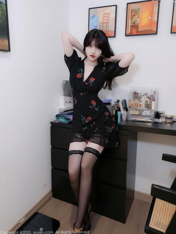    XiuRen秀人网Vol.10586：白露lulu玫瑰黑裙诱惑，极致黑丝私房美图，大尺度视觉盛宴第30张图片