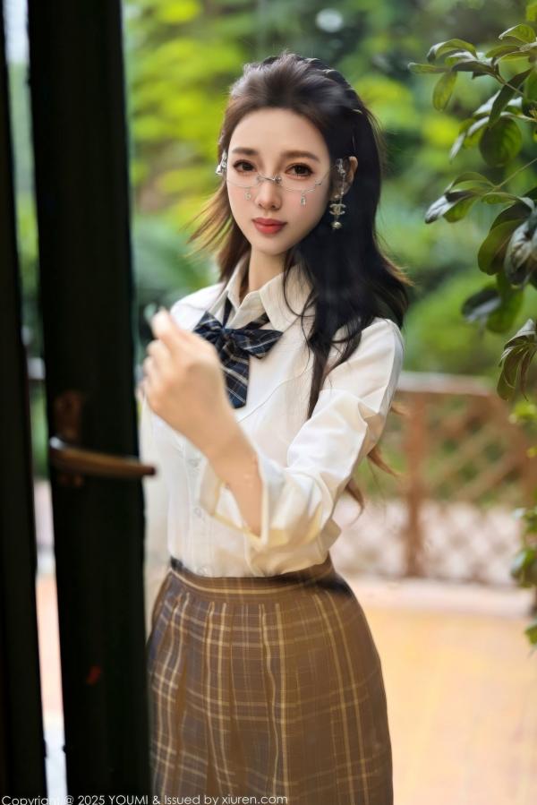    YouMi尤蜜荟-1183-Twins-桃桃-白衬衫格子短裙黑丝私房写真-性感制服妩媚诱惑-2025.11.21第2张图片