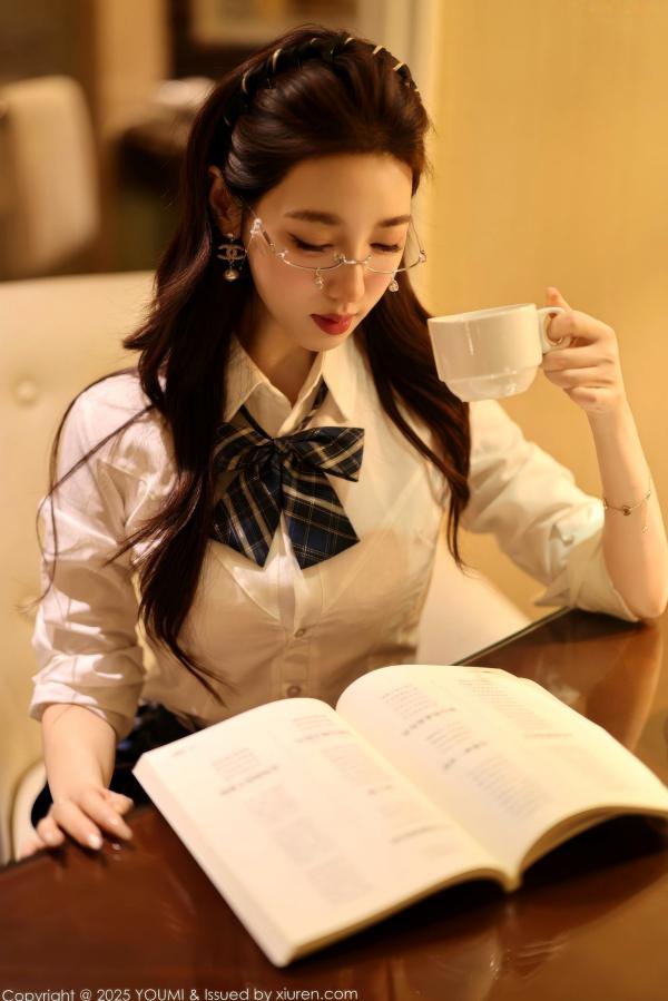    YouMi尤蜜荟-1183-Twins-桃桃-白衬衫格子短裙黑丝私房写真-性感制服妩媚诱惑-2025.11.21第56张图片