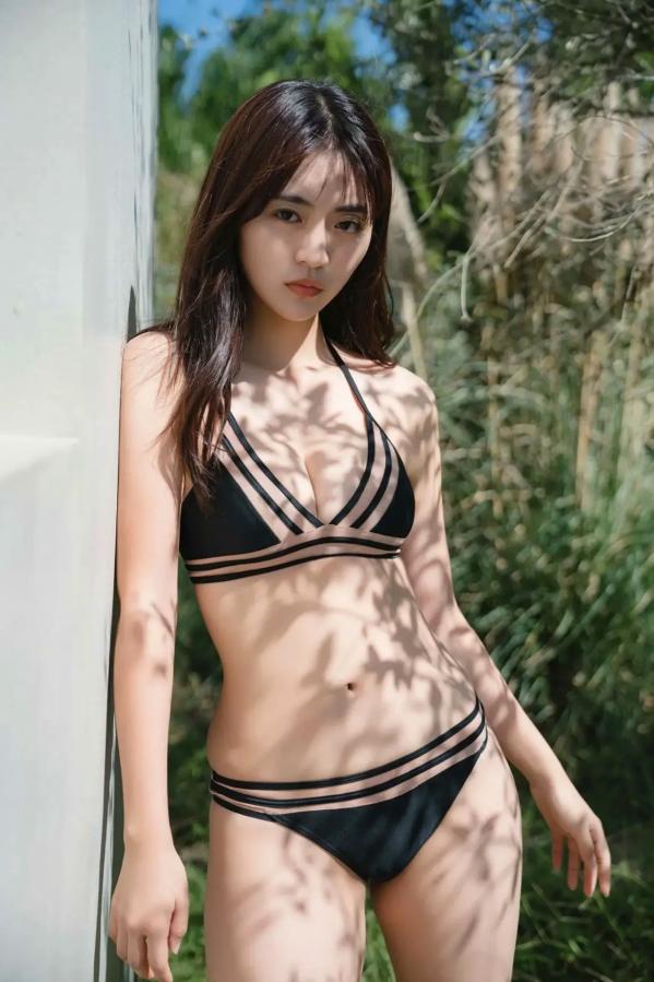    豊田ルナ - 無邪気な熱視線 vol.1：夏日海滩清纯比基尼户外写真，尽显阳光治愈魅力第11张图片