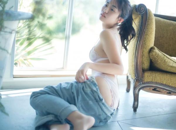    豊田ルナ - 無邪気な熱視線 vol.1：夏日海滩清纯比基尼户外写真，尽显阳光治愈魅力第24张图片