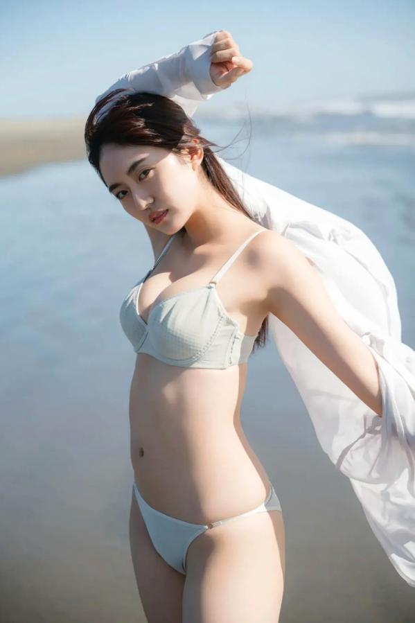    豊田ルナ - 無邪気な熱視線 vol.1：夏日海滩清纯比基尼户外写真，尽显阳光治愈魅力第47张图片