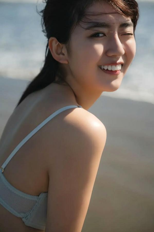    豊田ルナ - 無邪気な熱視線 vol.1：夏日海滩清纯比基尼户外写真，尽显阳光治愈魅力第52张图片