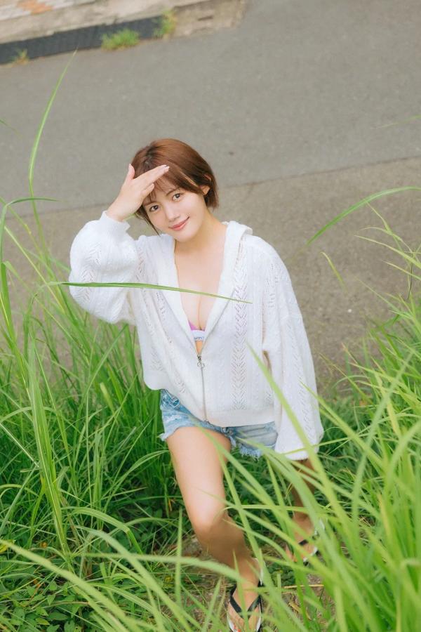    立花紫音 - 阳光动感少女夏日写真，清爽短发比基尼与运动系穿搭，展现元气满满的甜美诱惑第8张图片