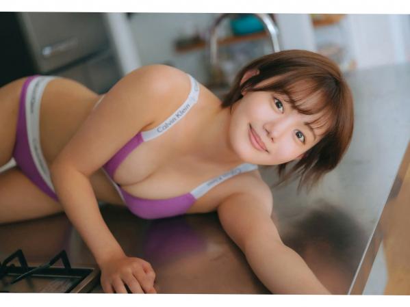    立花紫音 - 阳光动感少女夏日写真，清爽短发比基尼与运动系穿搭，展现元气满满的甜美诱惑第23张图片