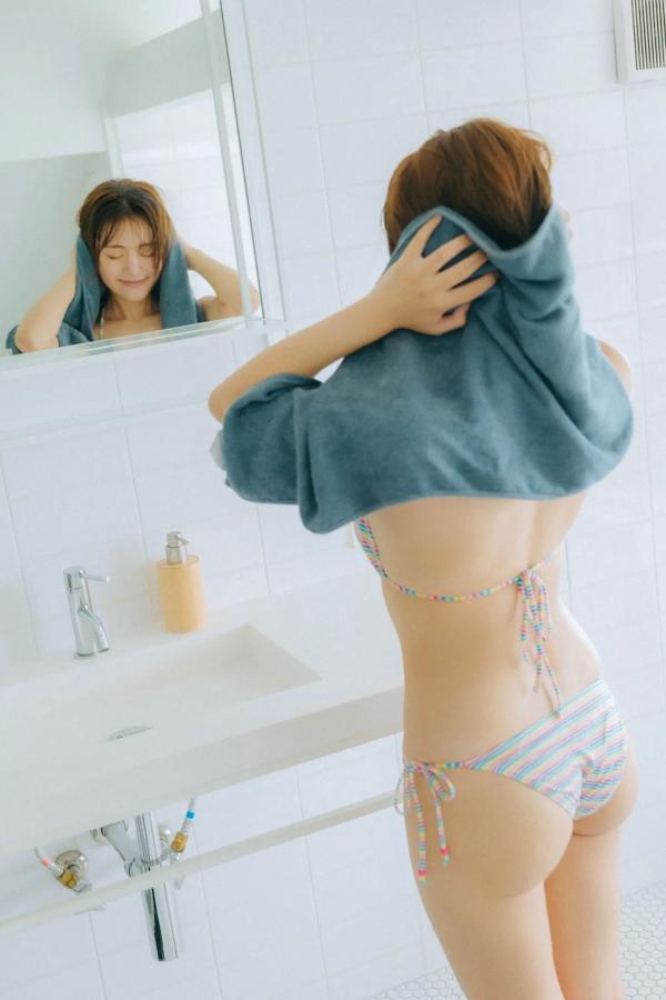    立花紫音 - 阳光动感少女夏日写真，清爽短发比基尼与运动系穿搭，展现元气满满的甜美诱惑第67张图片