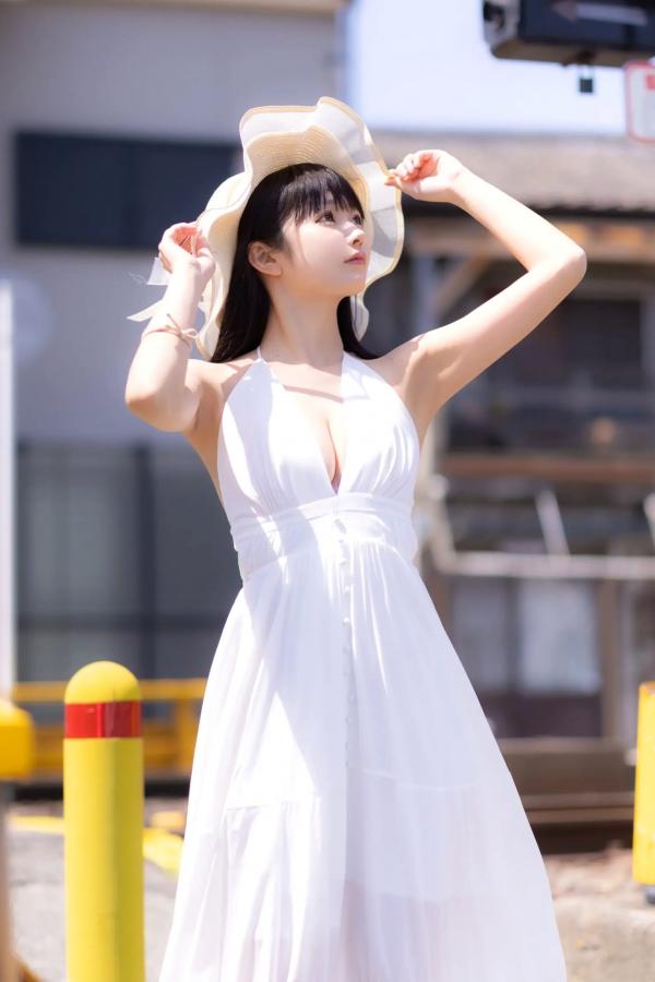    每眠かのん - 夏恋模様：清新夏日草帽装扮与居家健身日常，治愈系双马尾少女甜美写真第4张图片
