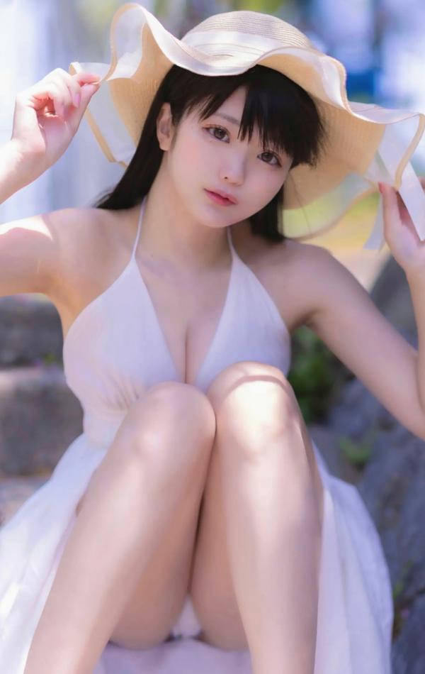    每眠かのん - 夏恋模様：清新夏日草帽装扮与居家健身日常，治愈系双马尾少女甜美写真第16张图片