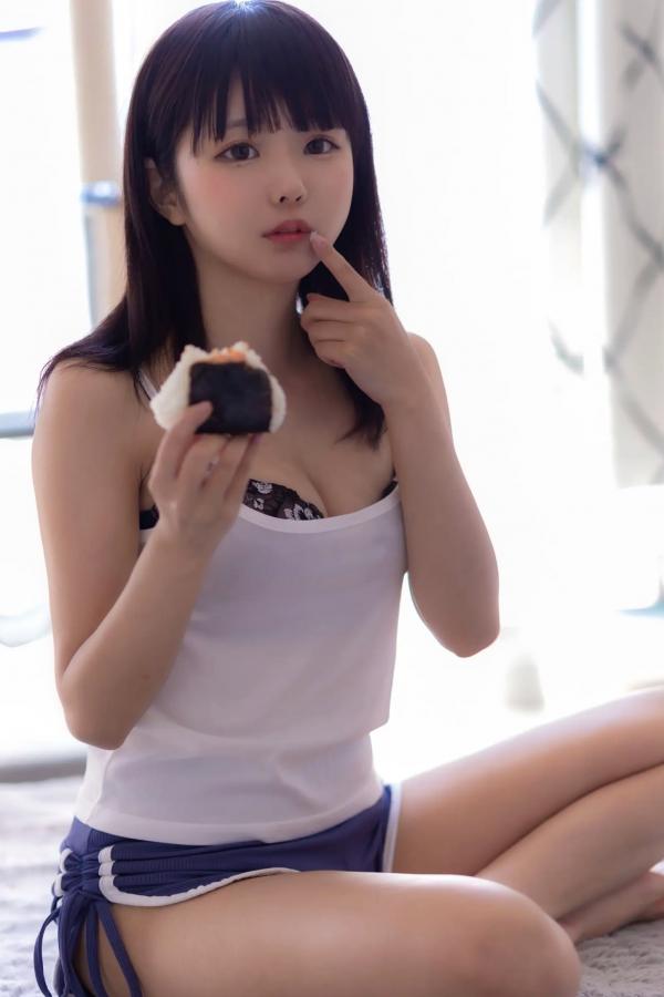    每眠かのん - 夏恋模様：清新夏日草帽装扮与居家健身日常，治愈系双马尾少女甜美写真第37张图片